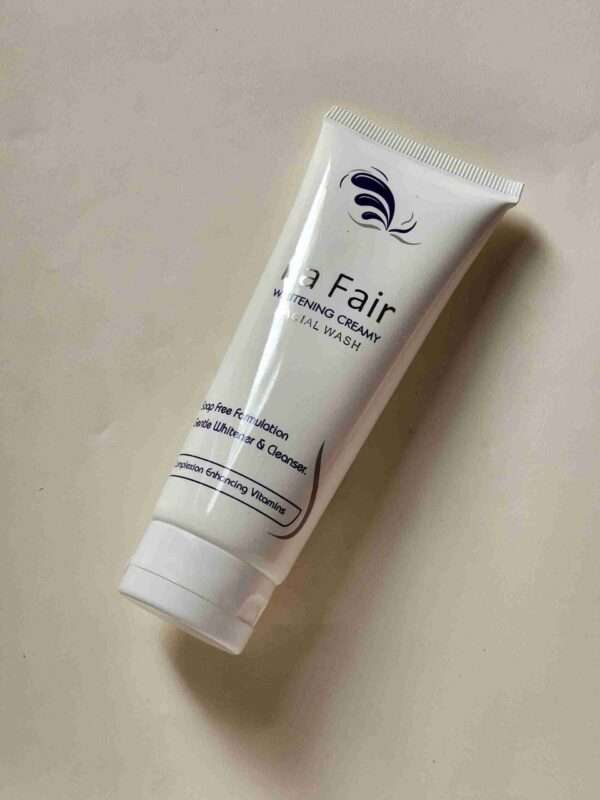 LA Fair Whitening Face Wash